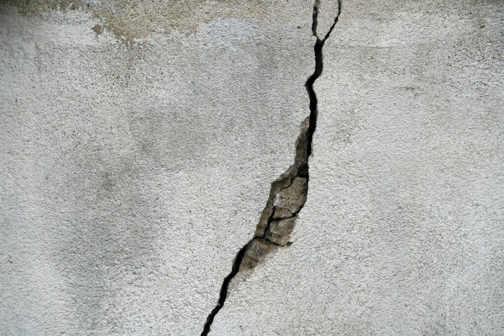 Swimming pool crack repair